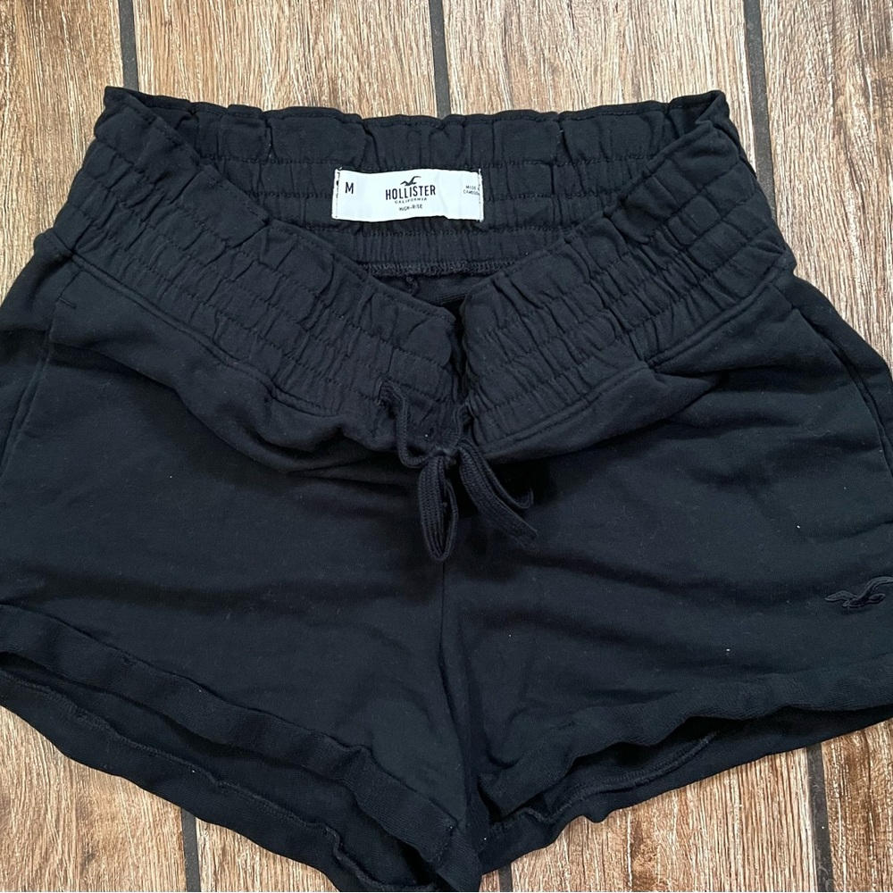 Hollister Women High rise shorts | NEW | size M